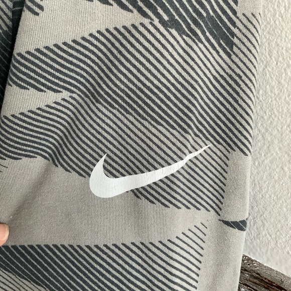 Nike Gray Detroit Lions Sideline Impact Hoodie Shirt Size Medium (M1) - Picture 4 of 9